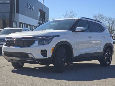 Used 2025 Kia Seltos EX image 13