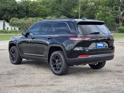 New 2026 Jeep Grand Cherokee Altitude RWD image 4