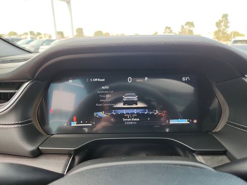 Used 2024 Jeep Grand Cherokee L Limited w/ Luxury Tech Group II image 17