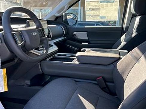 New 2025 Ford Expedition Max Active image 17