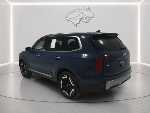 Used 2025 Kia Telluride S FWD image 4