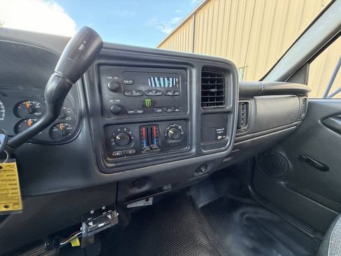 Used 2006 GMC Sierra 3500 W/T RWD image 25