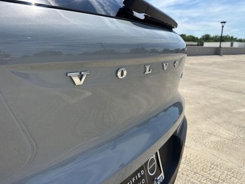 Certified 2026 Volvo XC40 B5 Plus AWD/4WD image 38