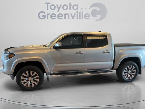 Used 2022 Toyota Tacoma Limited AWD/4WD image 2