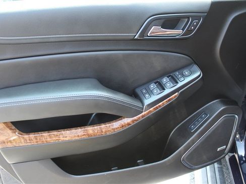 Used 2020 Chevrolet Suburban Premier w/ Premier Plus Edition AWD/4WD image 15