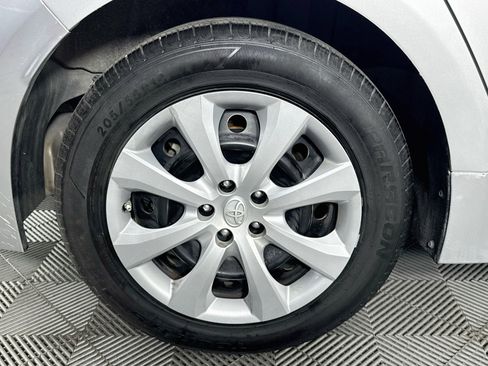 Used 2020 Toyota Corolla LE FWD image 30