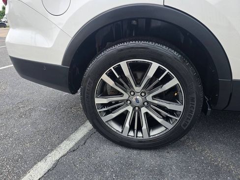 Used 2016 Ford Explorer Platinum AWD/4WD image 12