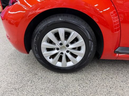 Used 2018 Volkswagen Beetle 2.0T S FWD image 26