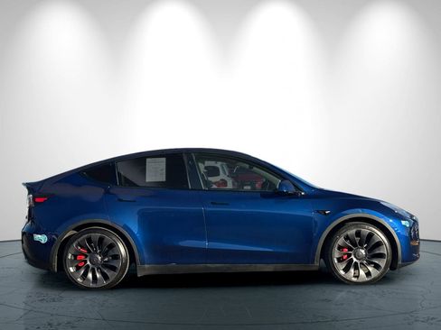 Used 2023 Tesla Model Y Performance image 3