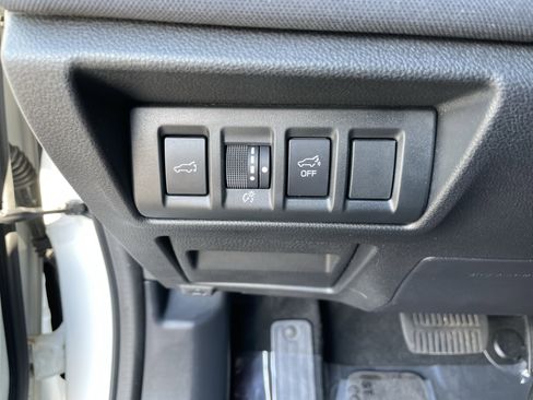 Used 2022 Subaru Outback Premium image 14