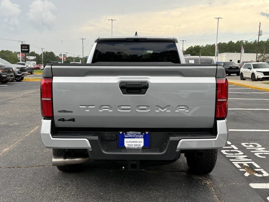 Used 2026 Toyota Tacoma TRD Off-Road AWD/4WD image 15