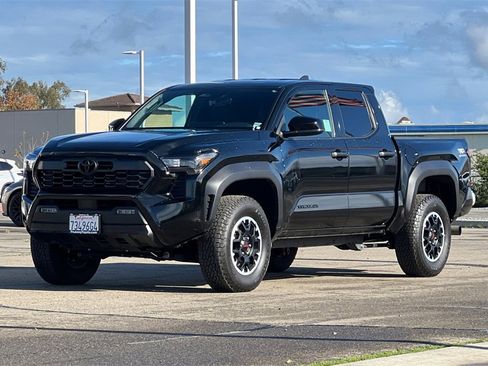 Certified 2025 Toyota Tacoma TRD Off-Road image 10