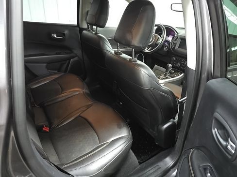 Used 2019 Jeep Compass Latitude AWD/4WD image 17