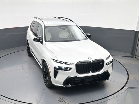 Used 2025 BMW X7 M60i w/ Executive Package image 26
