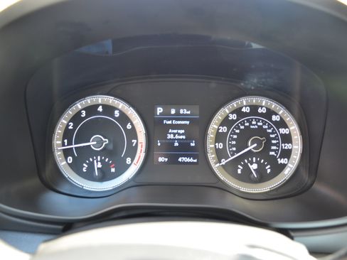 Used 2022 Hyundai Venue SE image 7