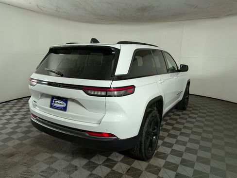 New 2026 Jeep Grand Cherokee Limited w/ Limited Altitude Package AWD/4WD image 7