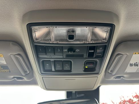 Certified 2023 Toyota 4Runner Limited AWD/4WD image 15