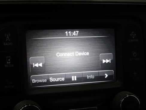 Used 2021 RAM 2500 Tradesman w/ Chrome Appearance Group image 32