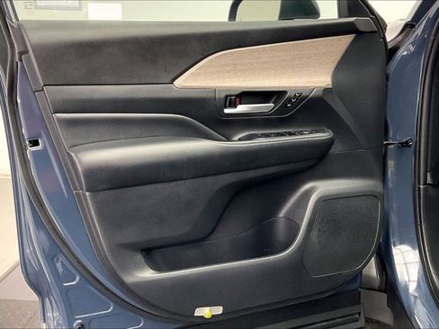 Used 2024 Toyota Grand Highlander Limited image 26