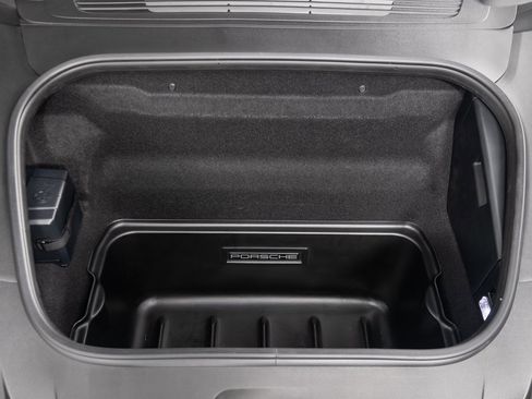 Certified 2025 Porsche 911 Carrera image 24