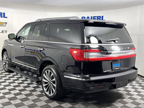 Used 2019 Lincoln Navigator Select image 3