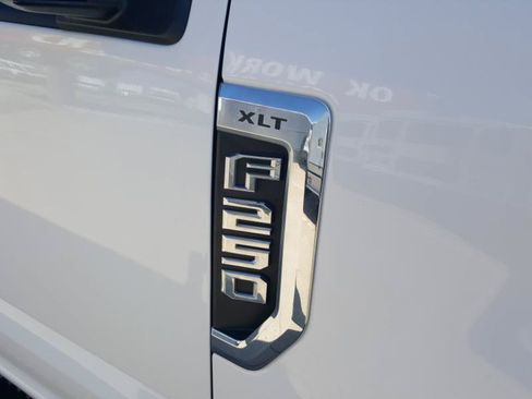 Used 2021 Ford F250 XLT Pickup 4D 6 3/4 ft AWD/4WD image 26