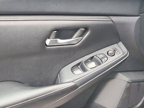 Used 2024 Nissan Sentra SV FWD image 20