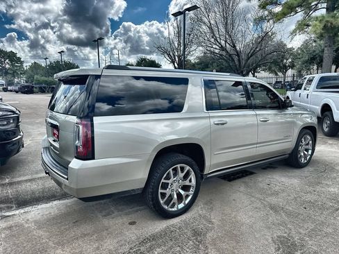 Used 2016 GMC Yukon XL Denali w/ Open Road Package RWD image 11