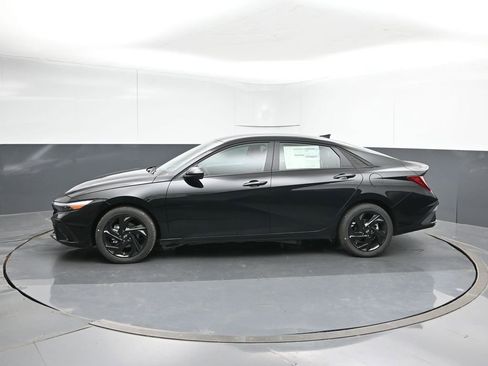 New 2026 Hyundai Elantra Sport image 2