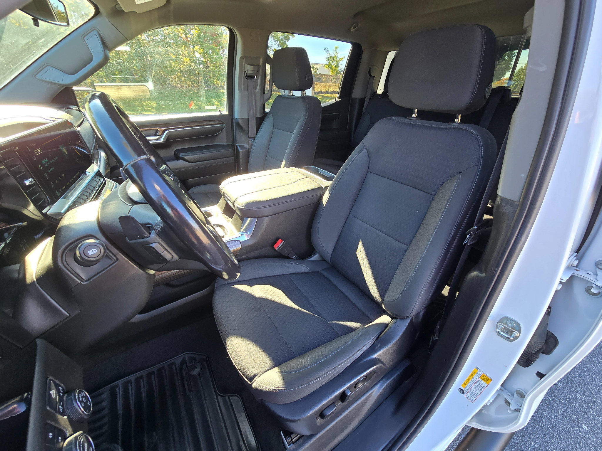 Used 2023 Chevrolet Silverado 1500 RST w/ Z71 Off-Road Package AWD/4WD image 12