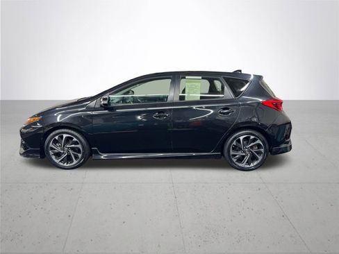 Used 2018 Toyota Corolla iM image 3