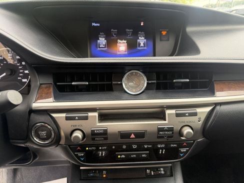 Used 2015 Lexus ES 350 w/ Premium Package FWD image 15