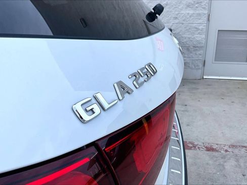 Certified 2021 Mercedes-Benz GLA 250 image 28