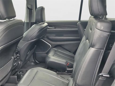 Used 2022 Jeep Grand Cherokee L Limited image 18