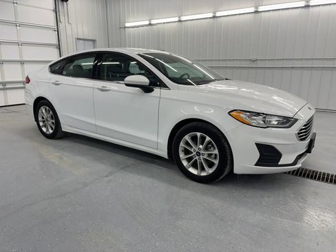 Used 2020 Ford Fusion SE FWD image 1