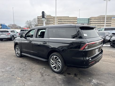 New 2026 Lincoln Navigator L Premier image 5