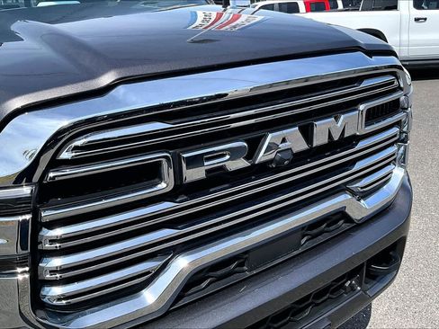Used 2025 RAM 2500 Laramie AWD/4WD image 33