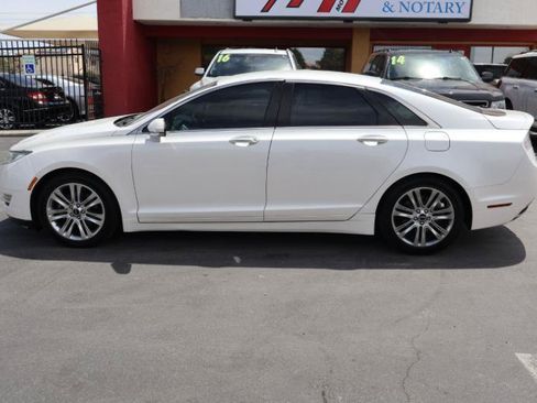 Used 2014 Lincoln MKZ FWD image 4