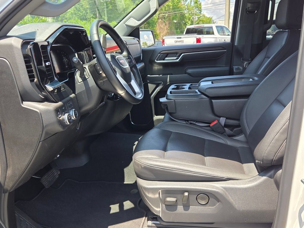 Certified 2026 GMC Sierra 1500 SLT AWD/4WD image 3