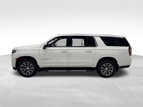 Certified 2022 Chevrolet Suburban LT w/ LT Signature Package image 3