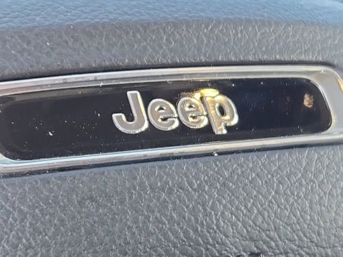 Certified 2023 Jeep Grand Cherokee Limited AWD/4WD image 30