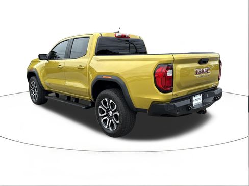 Used 2024 GMC Canyon AT4 w/ Technology Package AWD/4WD image 5
