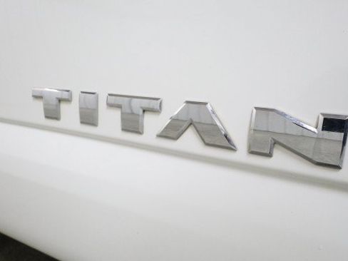 Used 2024 Nissan Titan SV AWD/4WD image 22