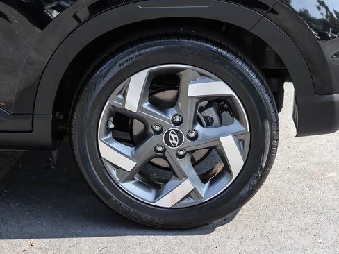 Used 2023 Hyundai Venue SEL w/ Cargo Package FWD image 12