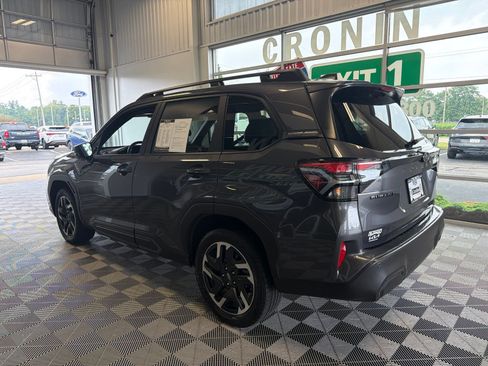 Used 2025 Subaru Forester Limited AWD/4WD image 4