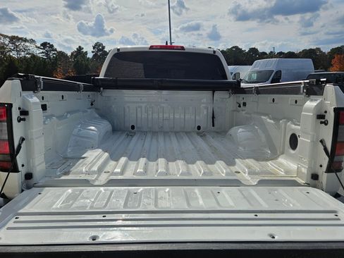 Used 2024 Nissan Frontier S image 28
