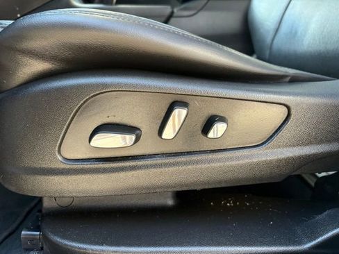 Used 2017 Cadillac XT5 Luxury image 27