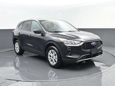 Used 2025 Ford Escape Active AWD/4WD image 3
