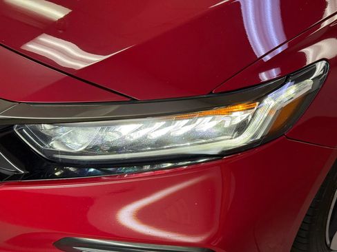 Used 2018 Honda Accord Sport image 9