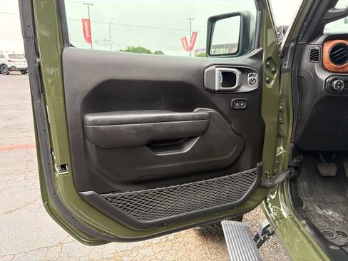Used 2023 Jeep Gladiator Sport AWD/4WD image 17